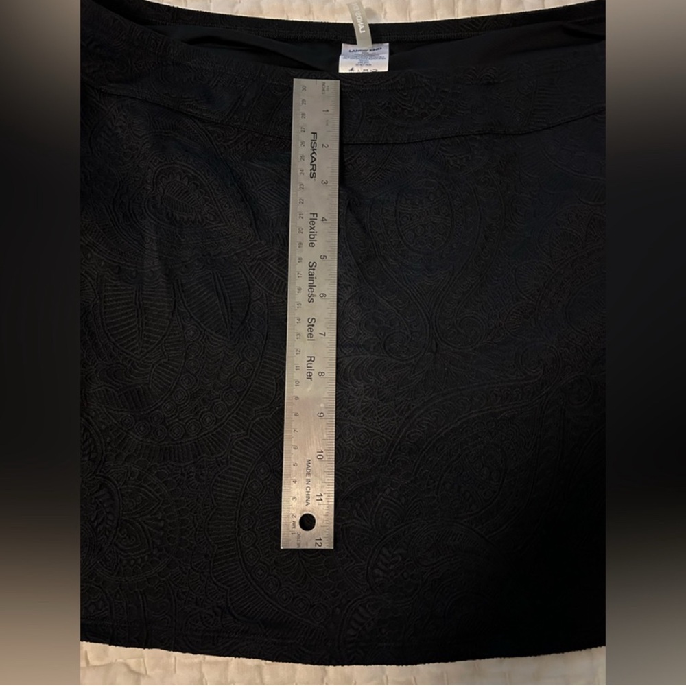 Re-poshed - Lands End tankini and swim skirt, size 20, black textured fabric - Picture 3 of 6